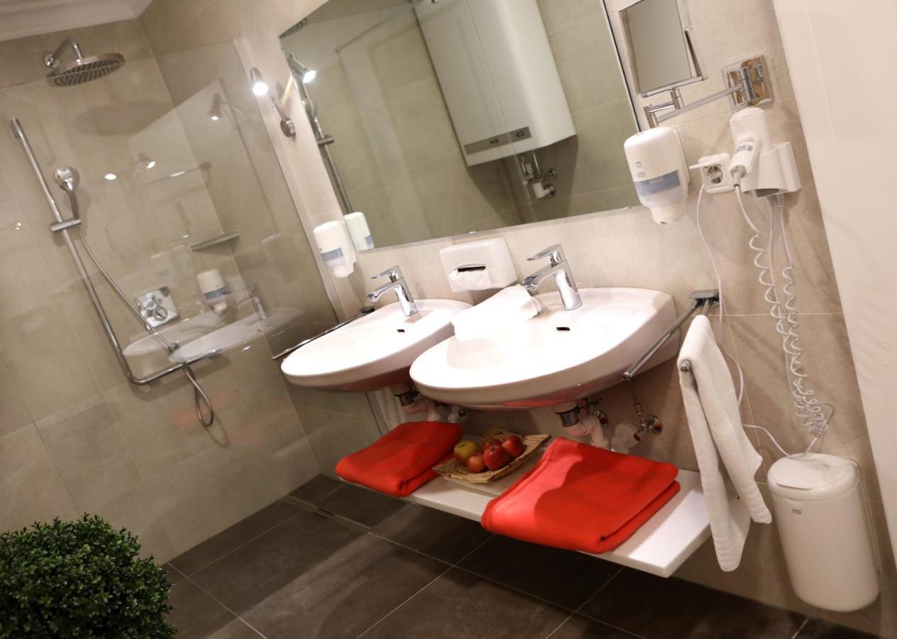Berghotel Hois ハイリゲンブルート エクステリア 写真